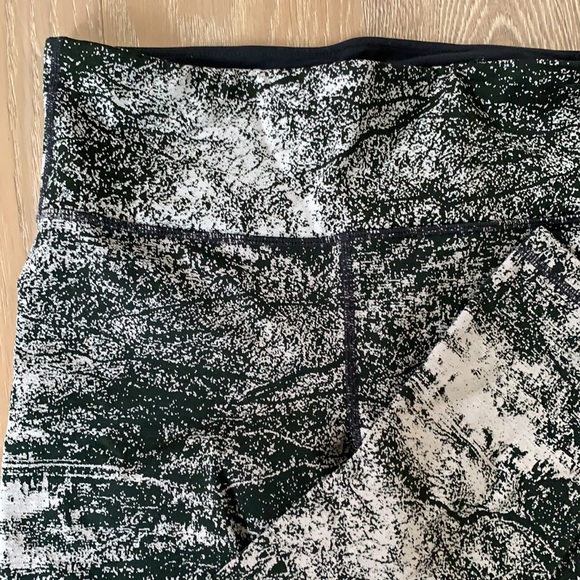 Athleta Elation 7/8 leggings - Picture 4 of 5